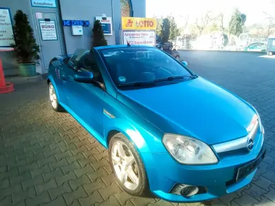 Używany Opel Tigra Enjoy 125 KM (91 kW) 2005 Niebieski Kabriolet