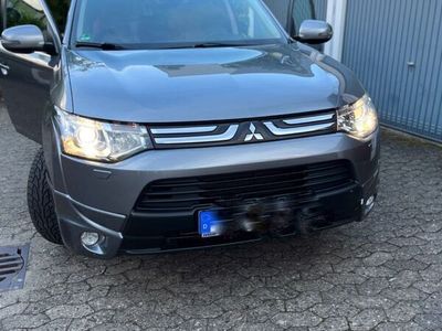 gebraucht Mitsubishi Outlander 2.2 DI-D Instyle 4WD TC-SST Instyle