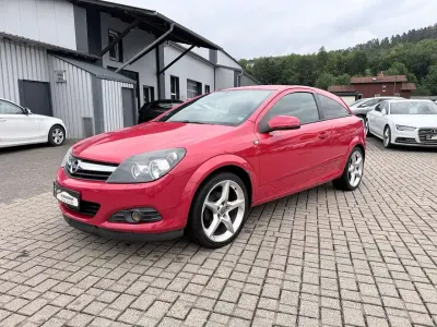Gebraucht Opel Astra GTC Sport 140 PS (102 kW) 2006 Magma rot (b) Coupé