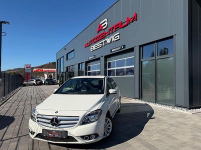 Gebraucht Mercedes B180 122 PS (89 kW) 2013 Weiß Van / Kleinbus