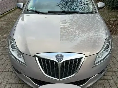 Gebraucht Lancia Delta 120 PS (88 kW) 2010 Silber Kleinwagen