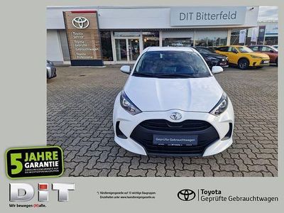 Schneeweiß Gebraucht 2021 Toyota Yaris Comfort Kleinwagen | 13.290 € (Fairer Preis)