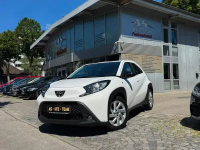 Gebraucht Toyota Aygo X X-play 72 PS (52 kW) 2022 Weiß SUV