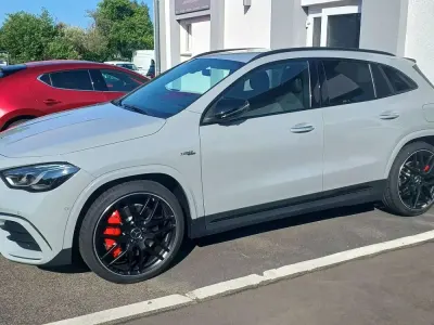 Gebraucht Mercedes GLA45 AMG AMG 421 PS (309 kW) 2025 Grau SUV