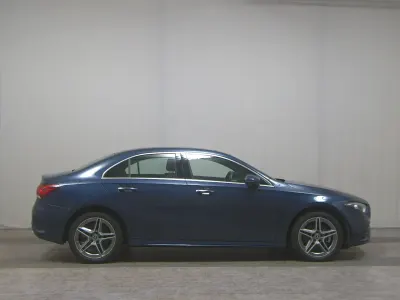 Używany Mercedes A250 AMG line 218 KM (160 kW) 2022 Niebieski Sedan/Limuzyna