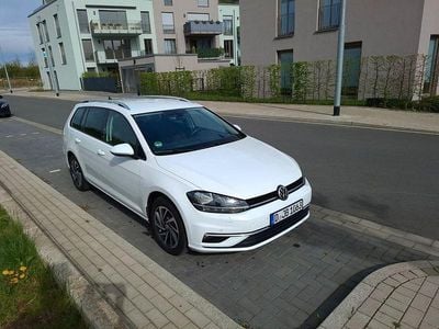 Używany VW Golf VII Sound 116 KM (85 kW) 2017 Biały Kombi