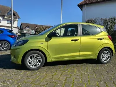 Gebraucht Hyundai i10 63 PS (46 kW) 2025 Lucid lime Kleinwagen