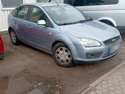 gebraucht Ford Focus 1.6 Ambiente Ambiente