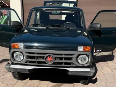 Second-hand Lada Urban 83 CP (61 kW) 2019 Verde SUV