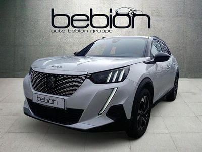 Gebraucht Peugeot e-2008 GT 100 kW (136 PS) 2023 Perlmutt weiss SUV
