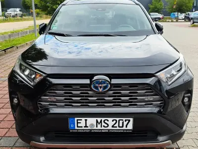 Gebraucht Toyota RAV4 Hybrid Team 218 PS (160 kW) 2025 Schwarz SUV