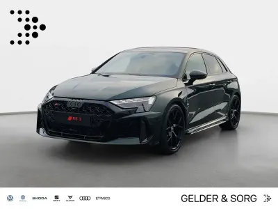 Neu Audi RS3 Sport 400 PS (294 kW) 2025 Goodwoodgrün perleffekt Limousine
