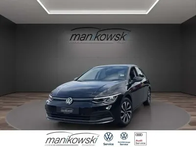 Gebraucht VW Golf VIII Active 116 PS (85 kW) 2022 Deep black perleffekt Limousine