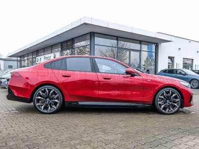 Usata BMW 550e Comfort Edition 489 CV (359 kW) 2025 Rosso Berlina