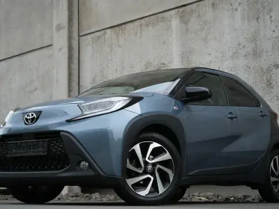 Gebraucht Toyota Aygo X Pulse 72 PS (52 kW) 2024 Grau SUV