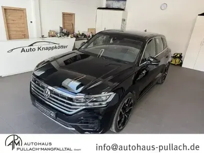 Second-hand VW Touareg R-line 421 CP (309 kW) 2020 Negru SUV