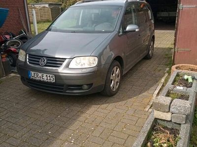 gebraucht VW Touran 2.0 TDI mit DSG Getriebe