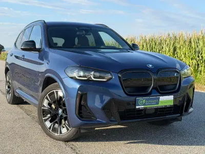 Gebraucht BMW iX3 Impressive 210 kW (286 PS) 2023 Phytonicblau SUV