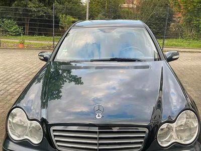 Usado Mercedes C200 163 HP (119 kW) 2004 Azul Sedan