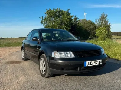 Gebraucht VW Passat 115 PS (84 kW) 1999 Schwarz Limousine
