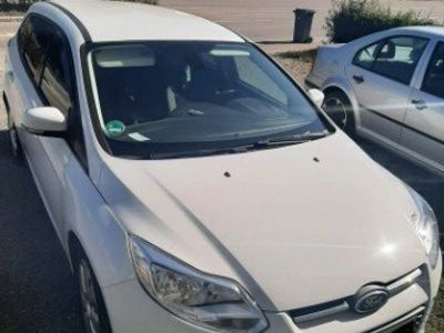 Gebraucht Ford Focus 116 PS (85 kW) 2014 Weiß Kombi