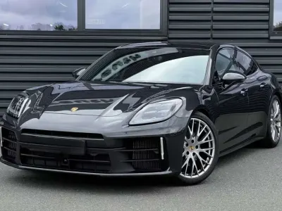 Gebraucht Porsche Panamera Chrono 354 PS (260 kW) 2025 Vulkangraumetallic Kleinwagen
