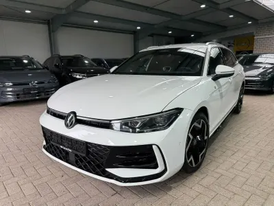 Gebraucht VW Passat R-line 150 PS (110 kW) 2025 Weiß Kombi
