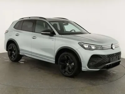 Nouă VW Tiguan R-line 193 CP (141 kW) 2025 Argintiu SUV