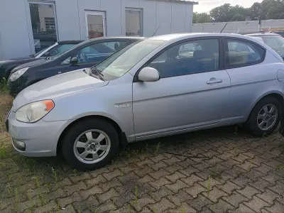 Gebraucht Hyundai Accent 97 PS (71 kW) 2007 Silber Limousine