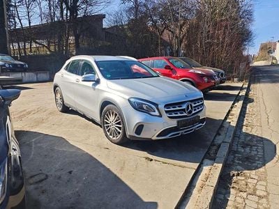 Gebraucht Mercedes GLA200 Urban 156 PS (114 kW) 2017 Silber SUV