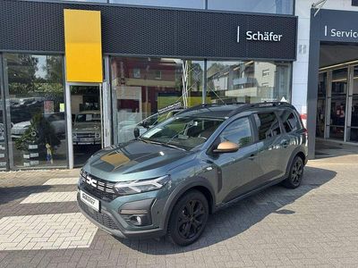 Grün Gebraucht 2024 Dacia Jogger Extreme Van / Kleinbus | 19.490 € (Fairer Preis)