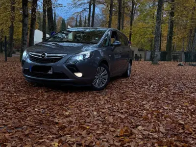 Usata Opel Zafira 170 CV (125 kW) 2016 Andere farben Monovolume