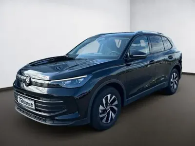 Neu VW Tiguan Life 150 PS (110 kW) 2026 Schwarz SUV