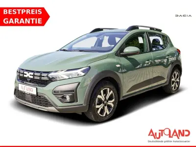 Gebraucht Dacia Sandero Expression 91 PS (66 kW) 2024 Staubgrau SUV