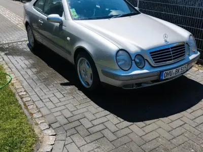 Używany Mercedes CLK230 193 KM (141 kW) 1998 Srebrny Coupe