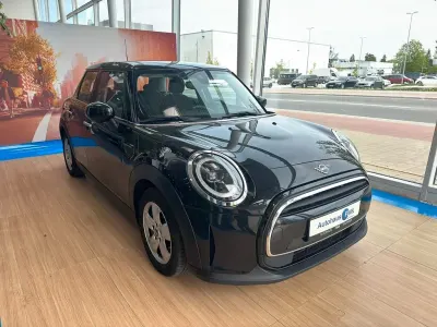 Occasion Mini Cooper Essential 136 PK (100 kW) 2022 Zwart Hatchback