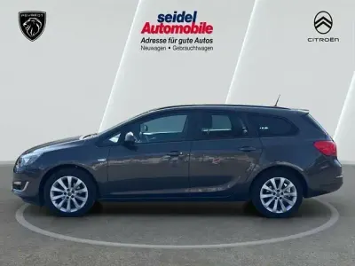 Gebraucht Opel Astra Design Edition 140 PS (102 kW) 2013 Grau Kombi
