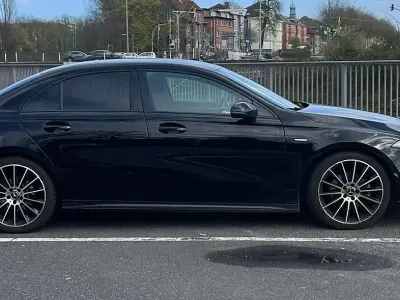 Używany Mercedes 200 AMG line Plus 163 KM (119 kW) 2020 Czarny Sedan/Limuzyna