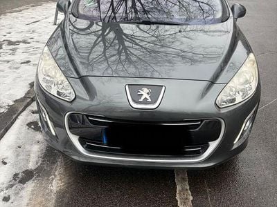 Gebraucht Peugeot 308 Allure 156 PS (114 kW) 2013 Grau Limousine