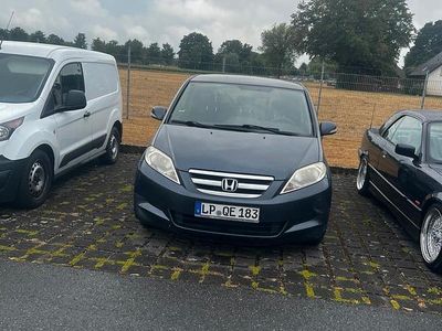 Honda FR-V