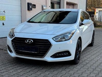 Gebraucht Hyundai i40 Trend 141 PS (103 kW) 2015 Weiß Kombi
