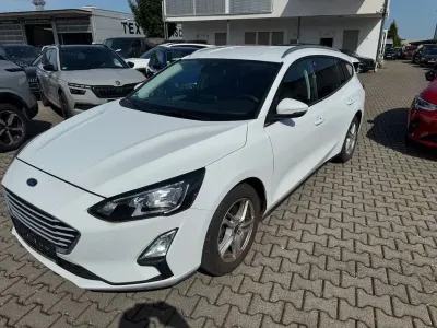 Gebraucht Ford Focus Cool & Connect 125 PS (91 kW) 2020 Weiß Kombi