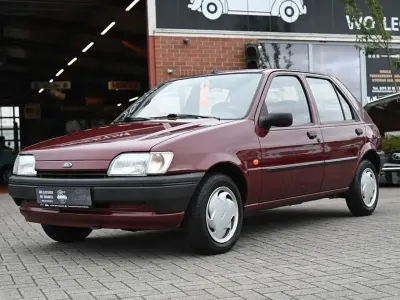 Gebraucht Ford Fiesta 60 PS (44 kW) 1996 Rot Kleinwagen