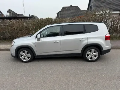 Gebraucht Chevrolet Orlando 167 PS (122 kW) 2014 Silber Van / Kleinbus