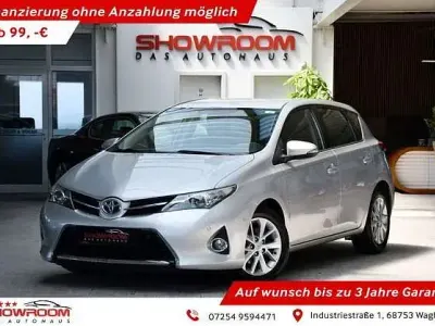 Gebraucht Toyota Auris Life+ 132 PS (97 kW) 2013 Silber Limousine