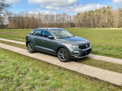 Gebraucht VW T-Roc Style 116 PS (85 kW) 2019 Grau SUV
