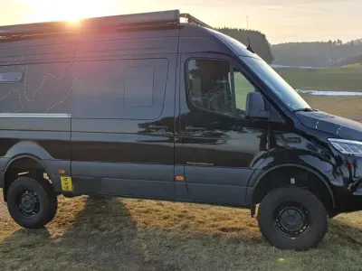Gebraucht Mercedes Sprinter 190 PS (139 kW) 2025 Schwarz Van