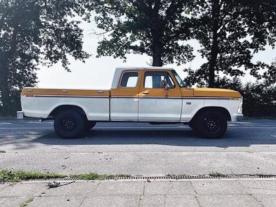 Begagnad Ford F250 201 HK (147 kW) 1976 Gul Pickup