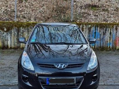Gebraucht Hyundai i20 78 PS (57 kW) 2010 Schwarz Kleinwagen