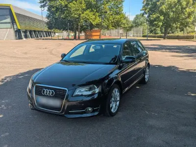 Gebraucht Audi A3 Ambiente 105 PS (77 kW) 2013 Blau Limousine